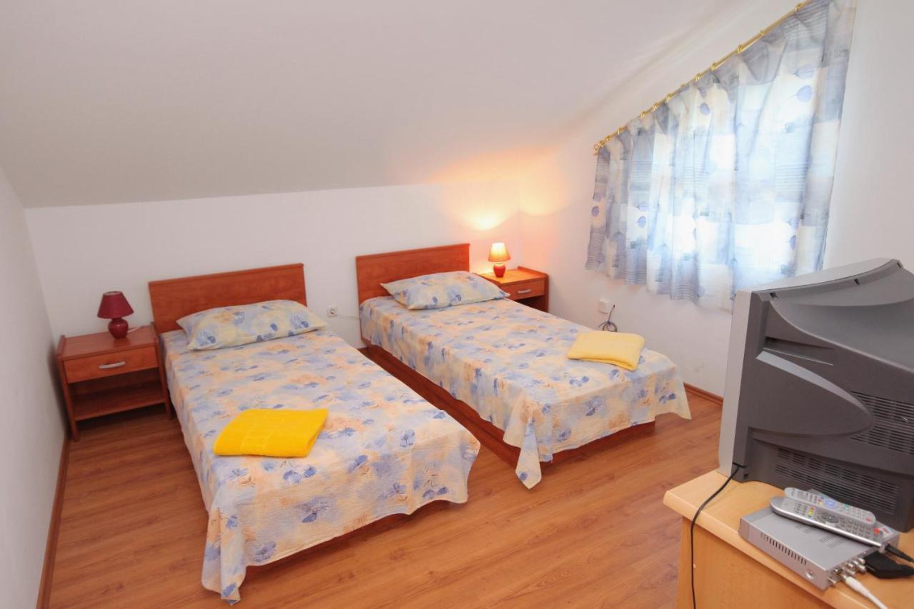 Apartments And Rooms With Parking Space Njivice, Krk - 5458 Extérieur photo