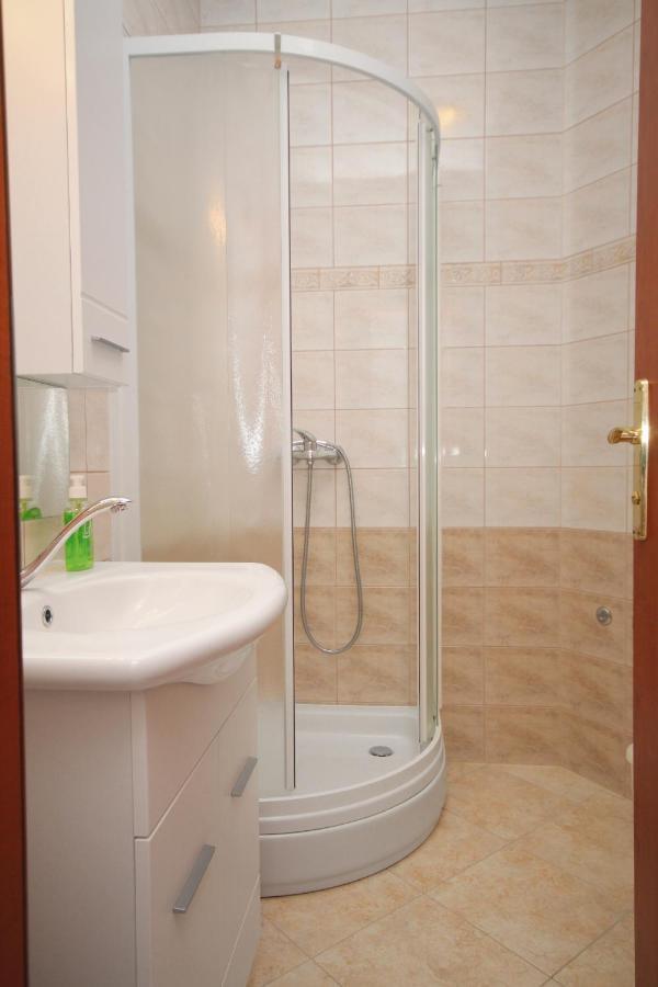Apartments And Rooms With Parking Space Njivice, Krk - 5458 Extérieur photo