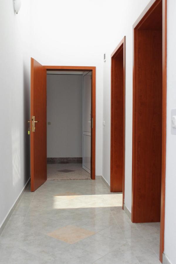 Apartments And Rooms With Parking Space Njivice, Krk - 5458 Extérieur photo