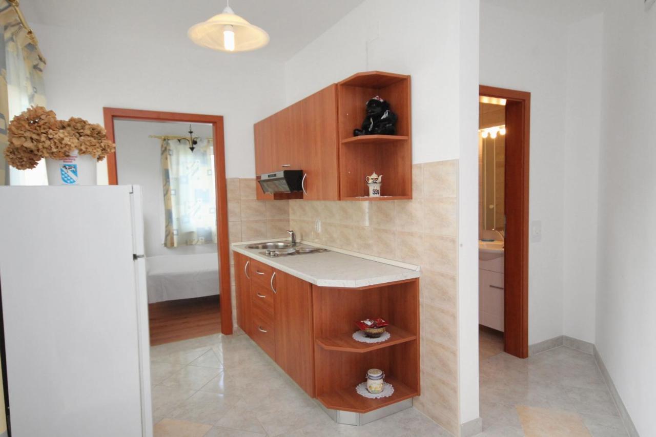 Apartments And Rooms With Parking Space Njivice, Krk - 5458 Extérieur photo