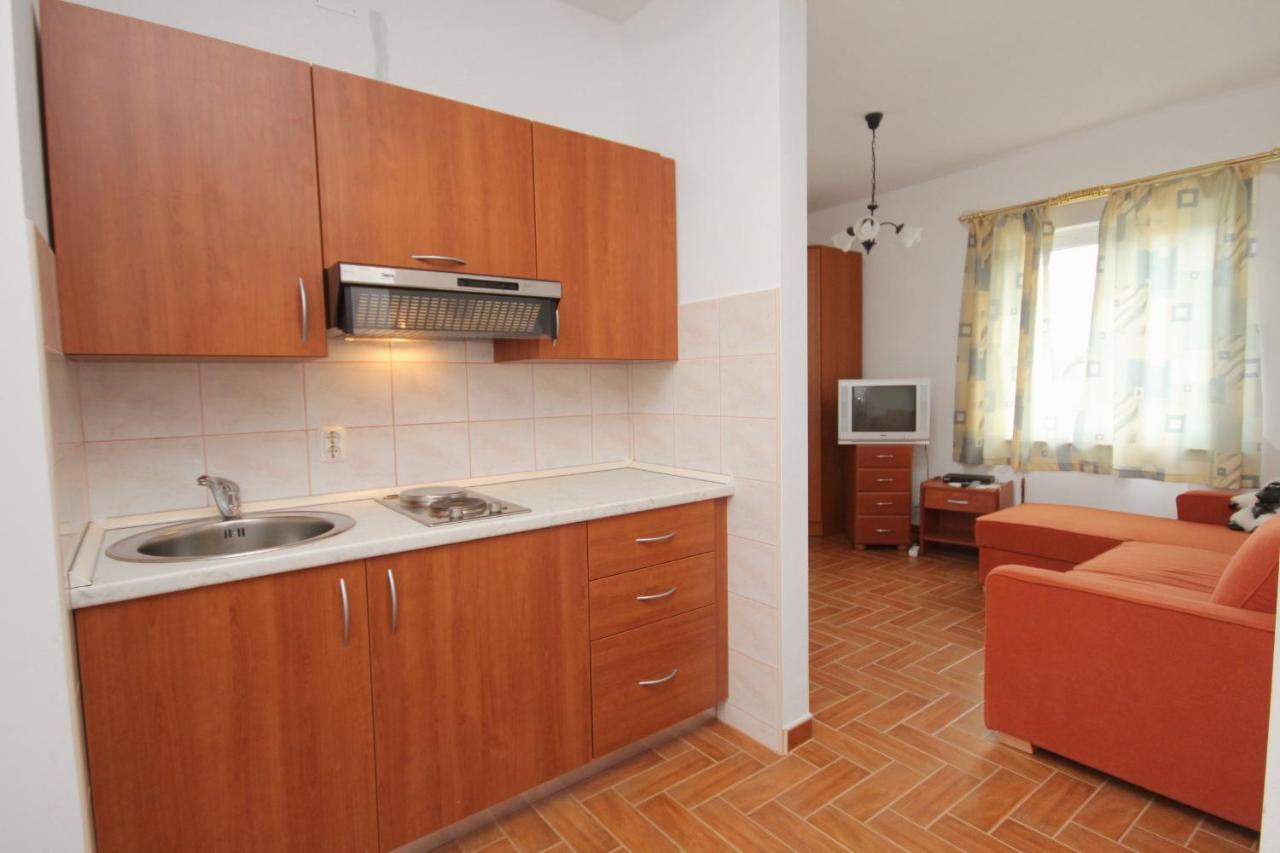 Apartments And Rooms With Parking Space Njivice, Krk - 5458 Extérieur photo