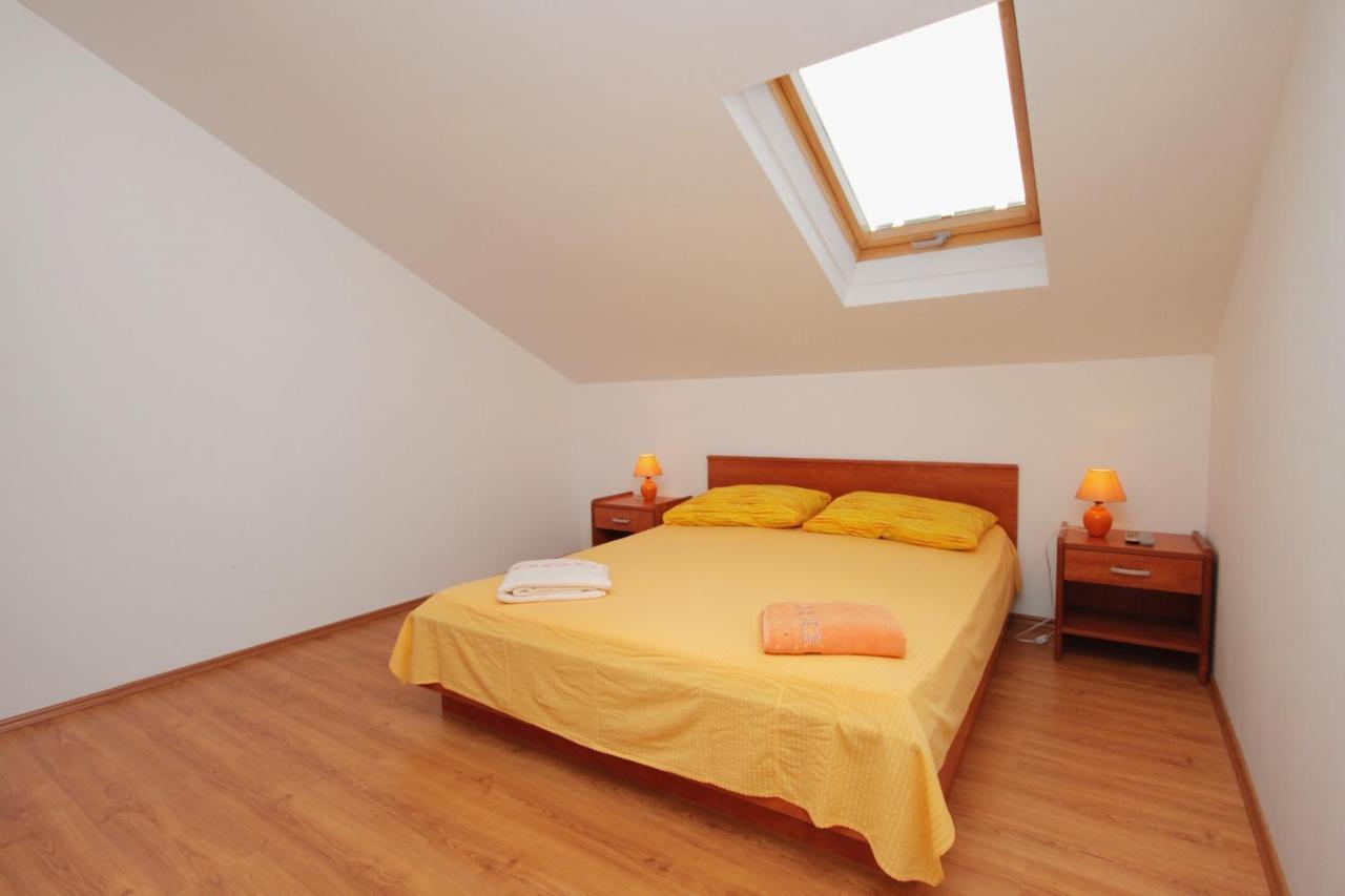 Apartments And Rooms With Parking Space Njivice, Krk - 5458 Extérieur photo