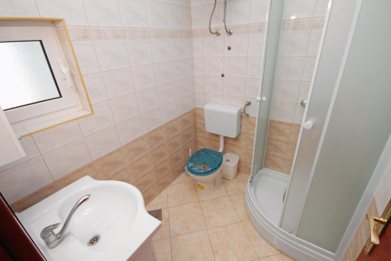 Apartments And Rooms With Parking Space Njivice, Krk - 5458 Extérieur photo