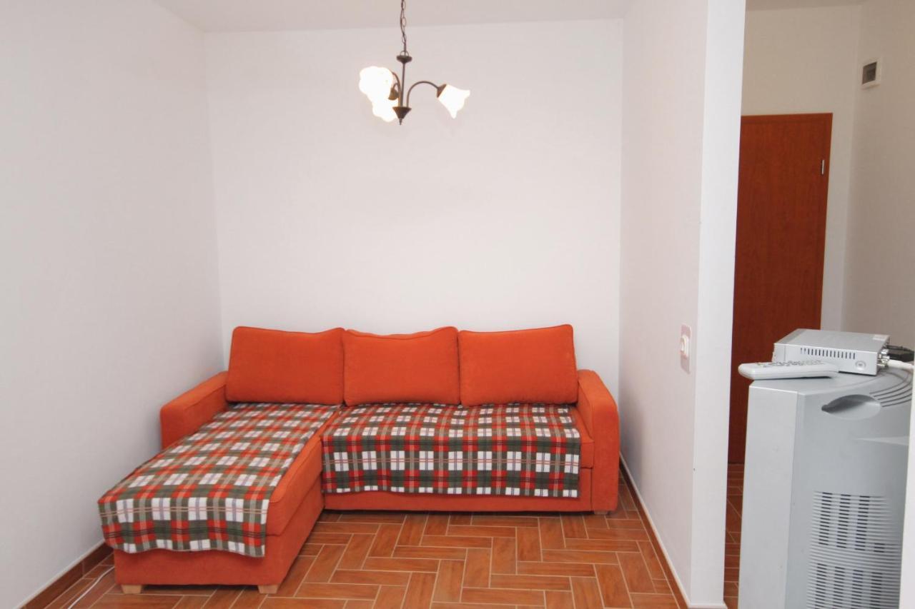 Apartments And Rooms With Parking Space Njivice, Krk - 5458 Extérieur photo