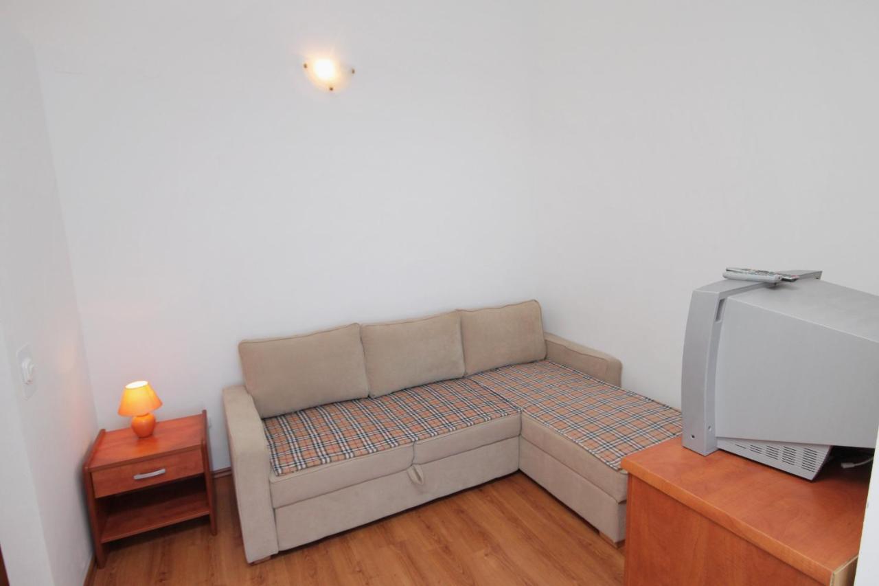 Apartments And Rooms With Parking Space Njivice, Krk - 5458 Extérieur photo