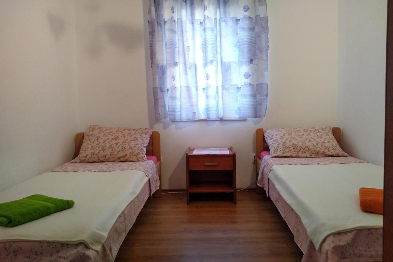 Apartments And Rooms With Parking Space Njivice, Krk - 5458 Extérieur photo