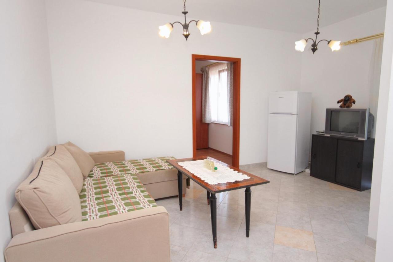 Apartments And Rooms With Parking Space Njivice, Krk - 5458 Extérieur photo