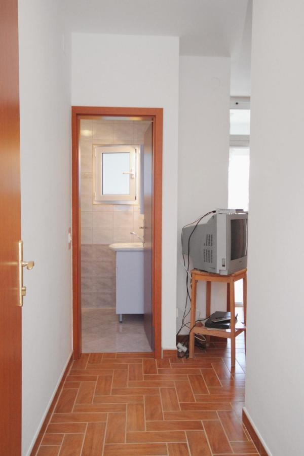 Apartments And Rooms With Parking Space Njivice, Krk - 5458 Extérieur photo